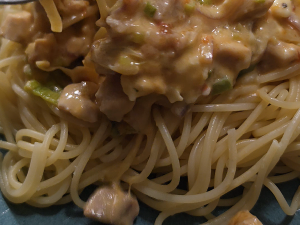 Milwaukee Spaghetti – Creamy Chicken & Cheese Pasta